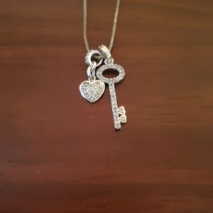 💚💚Heart and key necklace